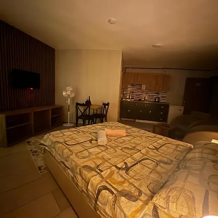 아파트 Celik Rezidans 우샤크